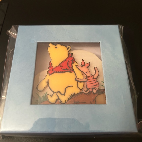 Winnie the Pooh and Piglet Brooch - Picture 2 of 3